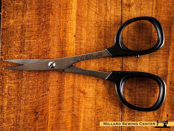 Scissors, 4′′ Needlecraft Scissors with Curved Tip by Kai