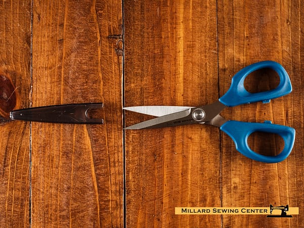 Scissors, 5 1/2′′ Embroidery Scissors by Kai
