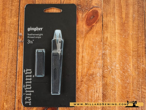 Scissors, 3.5′′ Thread Snips, Featherweight Series with Spring Action by Gingher