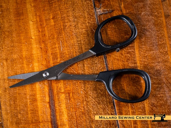 Scissors, 4′′ Needlecraft Scissors with Blunt Tip by Kai